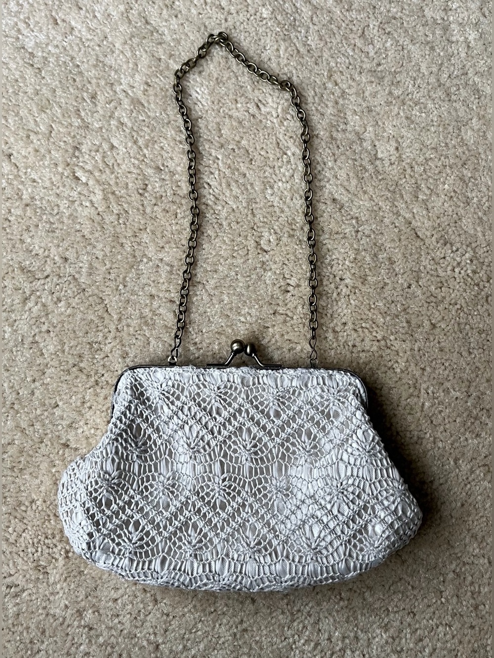 Unbranded Ivory Crochet Lace Evening Bag w/ Dark Gold Kiss Lock & Handle - VGUC